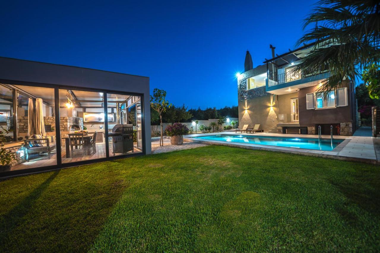 Petronila Luxury Villa With Heated Private Pool Kíssamos Zewnętrze zdjęcie